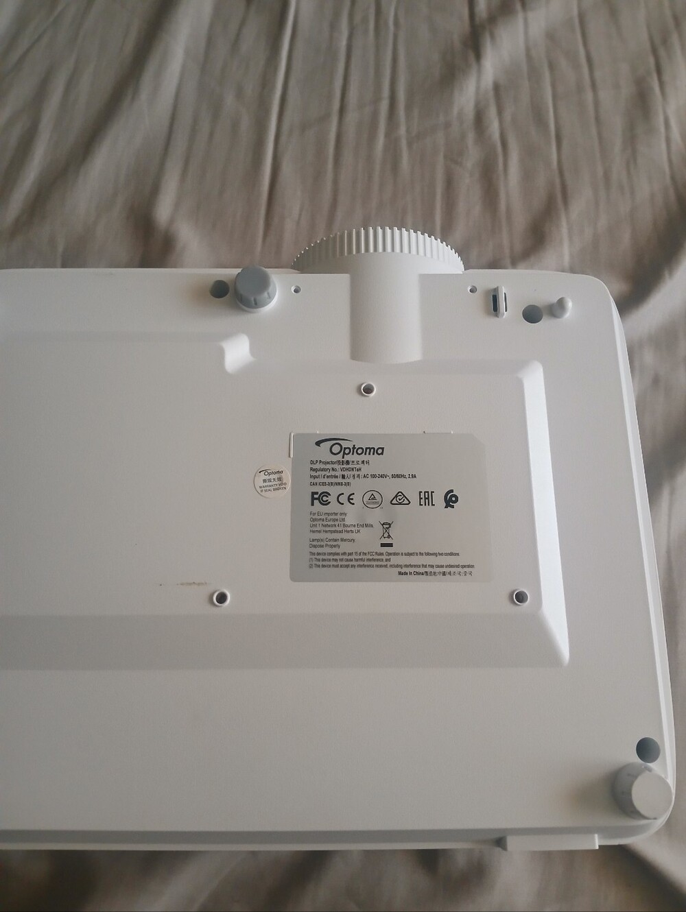 White Portable Projector - High-Definition Projection - Picture 4 of 10